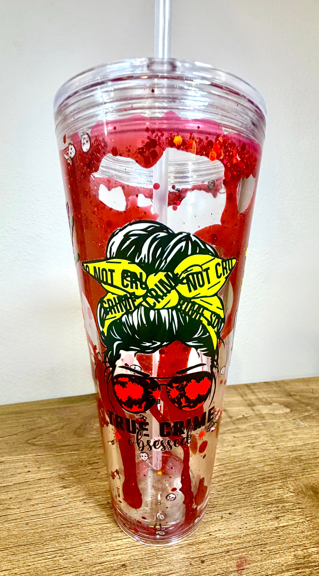 Vaso volcán de 24 oz con diseño de goteo de sangre de True Crime