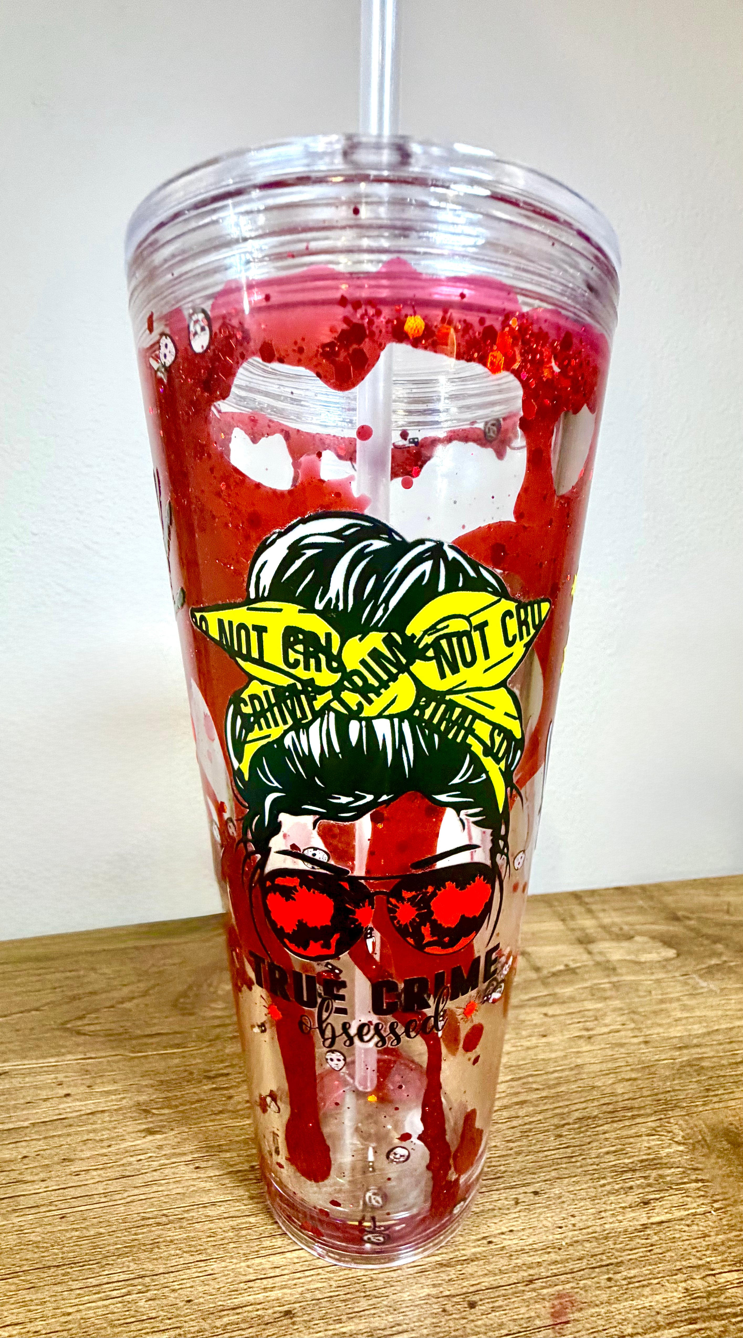 Vaso volcán de 24 oz con diseño de goteo de sangre de True Crime